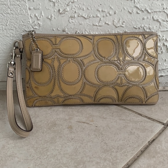 Jimmy Choo Nude Patent Leather Peep-toe Platform Sandal GWP🎁 - Picture 5 of 6